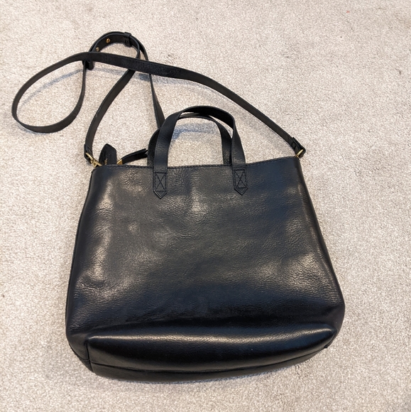 Madewell Handbags - Madewell zip top crossbody